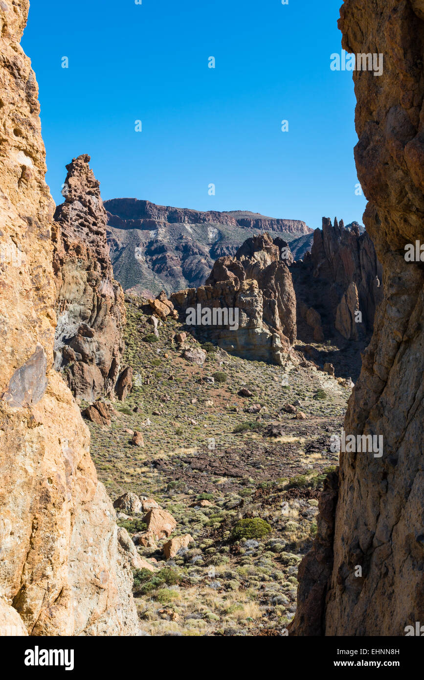 Parc National El Teide avec de hautes roches sur l'île canarienne de Tenerife en Espagne. Banque D'Images