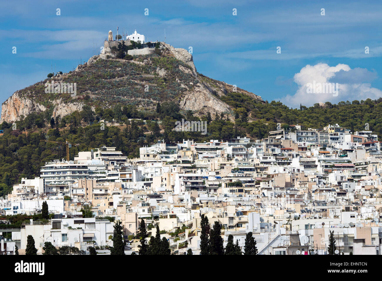 Vue sur le mont Lycabette à Athènes Banque D'Images