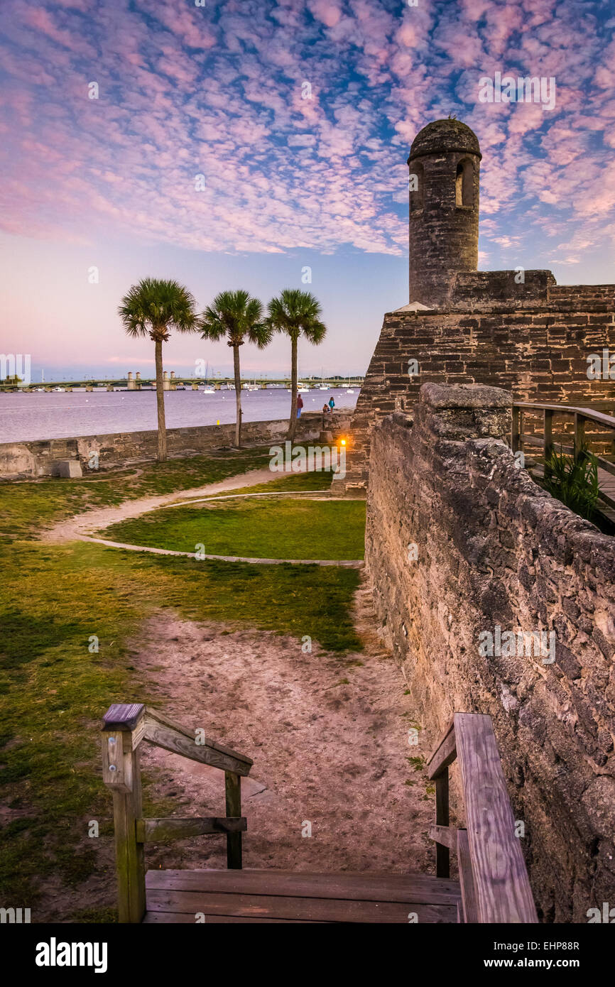 Castillo de San Marcos au coucher du soleil, à Saint Augustine, en Floride. Banque D'Images