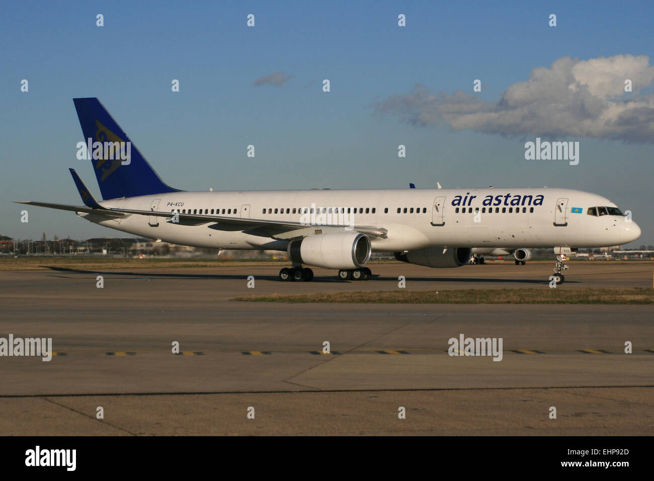 AIR ASTANA 757 Banque D'Images