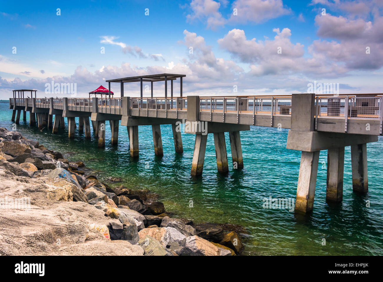 Quai de pêche et jetée de South Pointe Park, Miami Beach, Floride. Banque D'Images