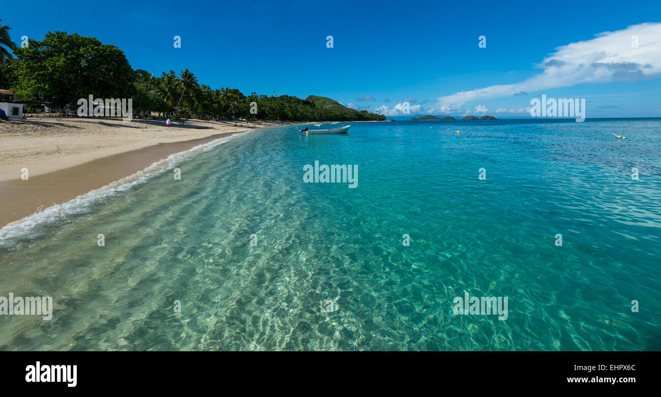 Dravuni Island est situé à Fidji et est une carte postale de l'île tropical parfait avec ses plages parfaites et chaleureux habitants. Banque D'Images