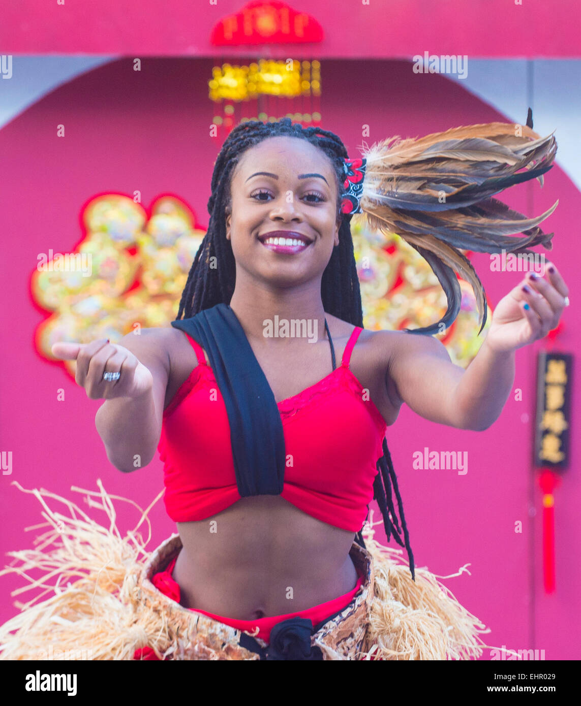 Danseur tahitien effectuer au Nouvel An chinois qui a eu lieu à Las Vegas , Nevada Banque D'Images