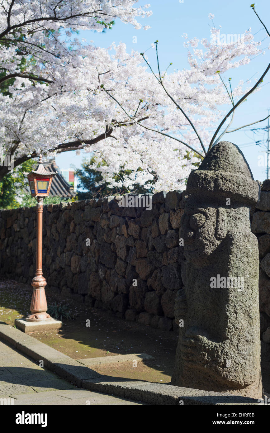 L'Asie, République de Corée, Corée du Sud, l'île de Jeju, Jeju city, hareubang harubang (DOL) protection et furtility à Samseo statue Banque D'Images