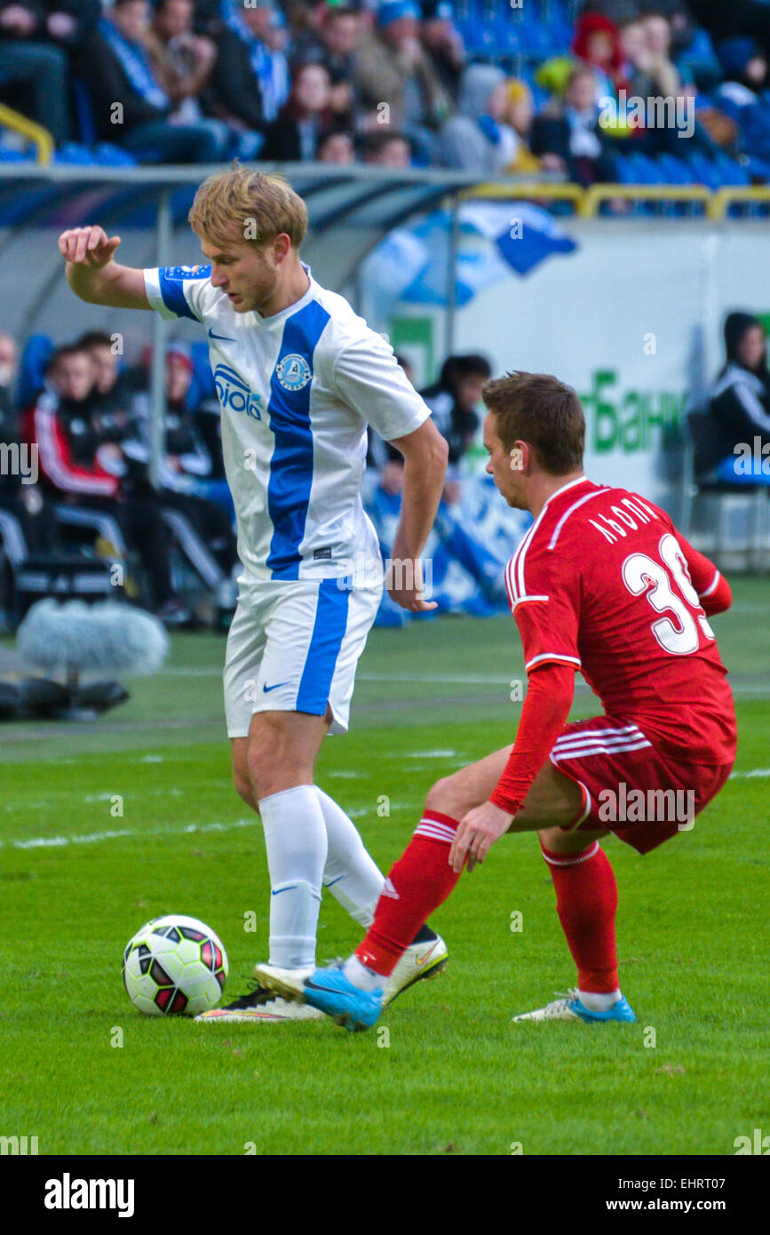 Les joueurs pendant le match entre vs Dnipro Metalurg. Ukrainian Premier League Banque D'Images