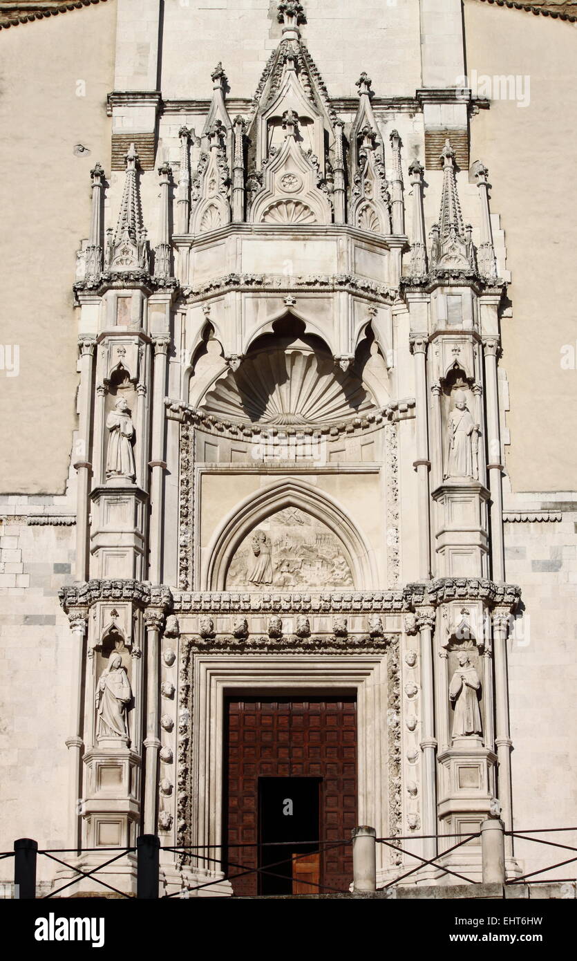 Entrée de l'église Saint François à Ancône, Italie Banque D'Images