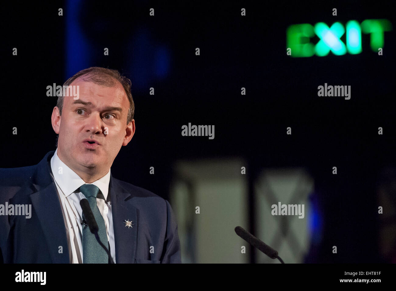 Londres, Royaume-Uni, 17 mars 2015. Edward Davey MP, Secrétaire d'État à l'énergie et le changement climatique, parle à la maison pour la Grande-Bretagne Rallye, au Methodist Central Hall de Westminster. Plus de 2 500 personnes provenant de plus de 300 organisations, y compris, les promoteurs privés, les architectes, les dirigeants d'organismes de bienfaisance et sans abri, assisté et a appelé le prochain gouvernement pour mettre fin à la crise du logement dans les 25 prochaines années. Crédit : Stephen Chung/Alamy Live News Banque D'Images