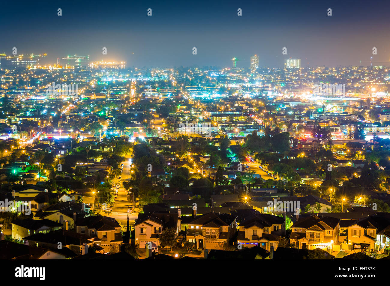 Vue de nuit Hilltop Park, à Signal Hill, à Long Beach, Californie. Banque D'Images
