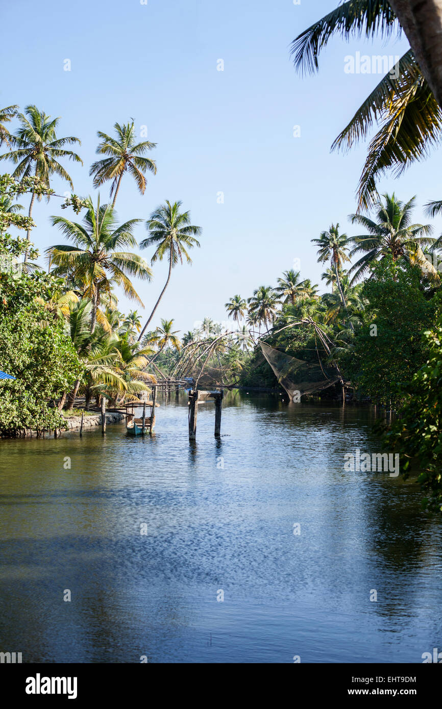 Les filets de pêche dans les Backwaters du Kerala, Inde Banque D'Images