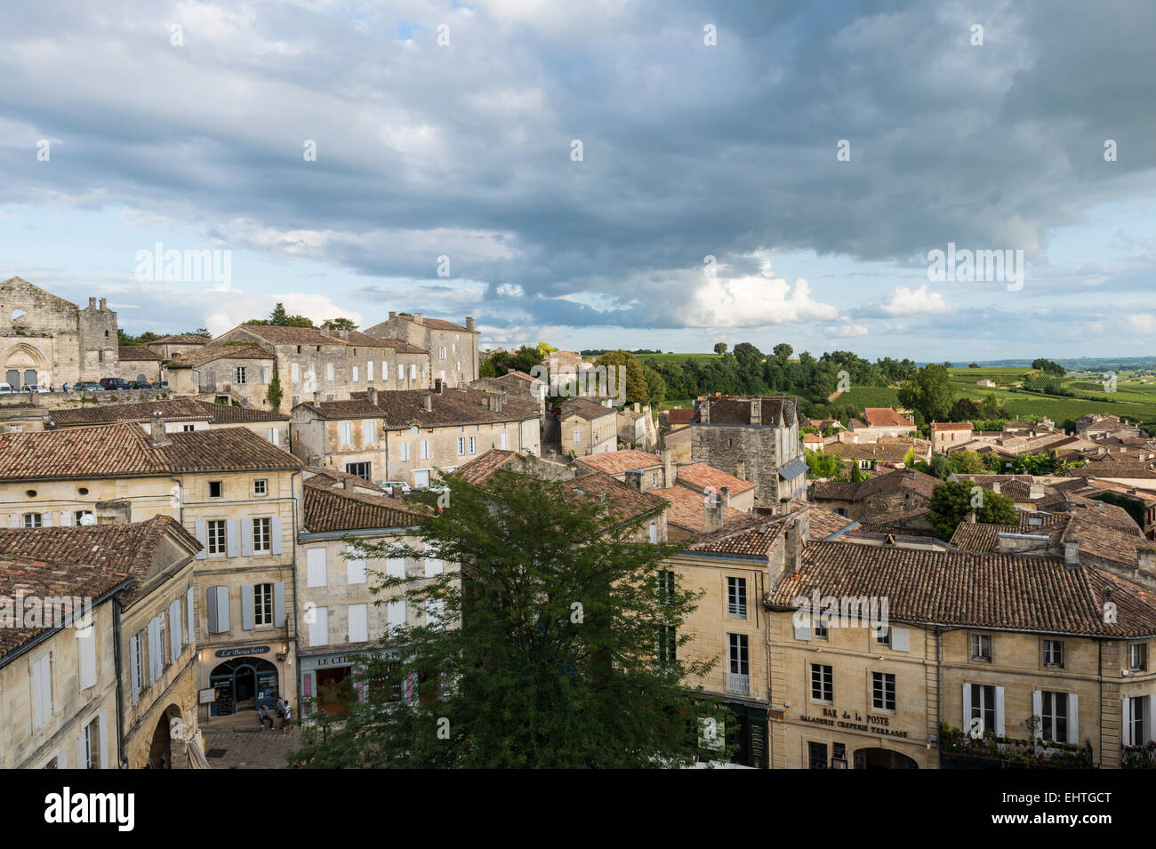 Voir le site du patrimoine mondial de l'UNESCO Saint-Emilion avec de vieilles maisons et célèbre winedistrict. Banque D'Images