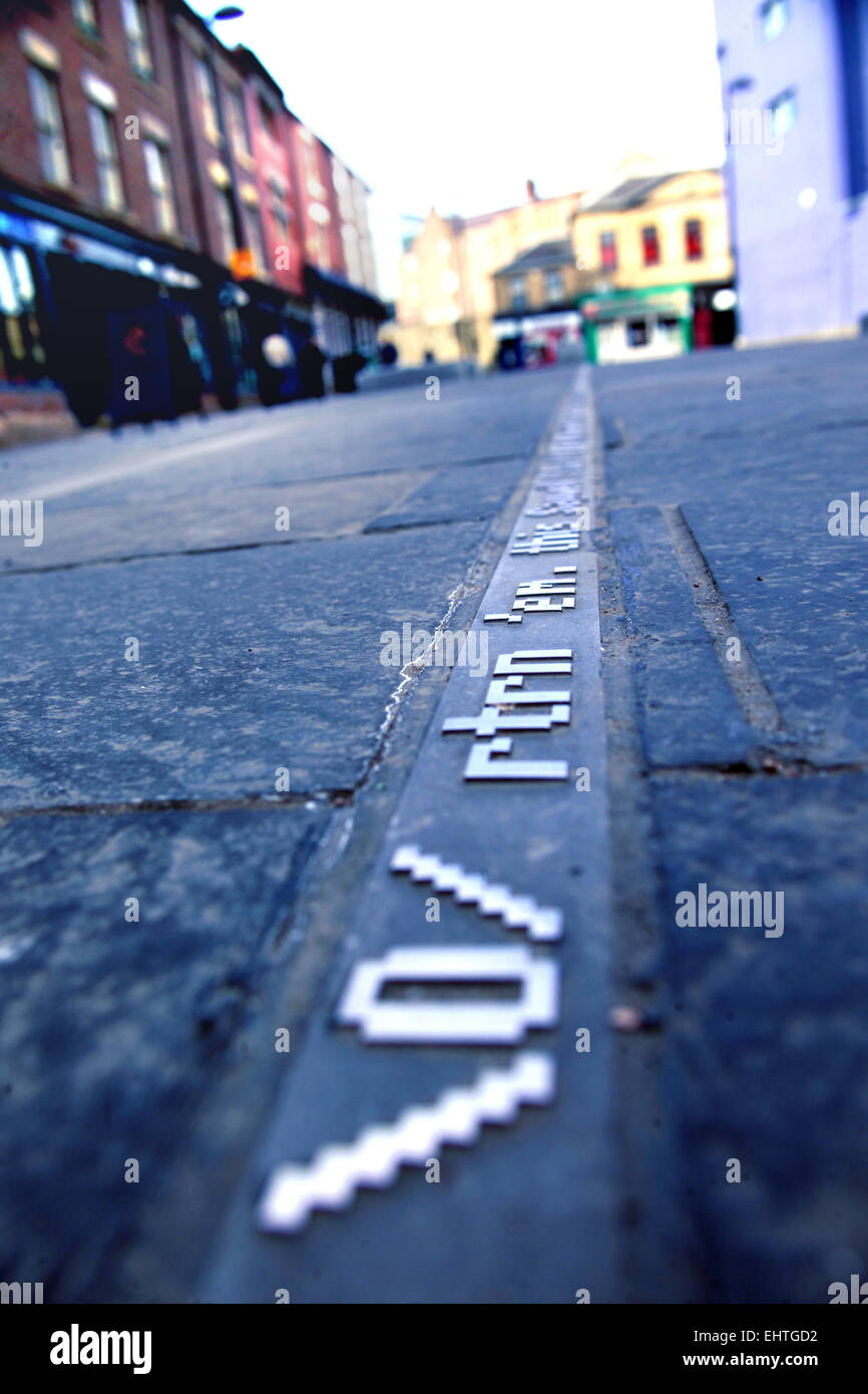 Les rivières cachées Tyne Ligne de texte art public Débit Thornton Street Banque D'Images