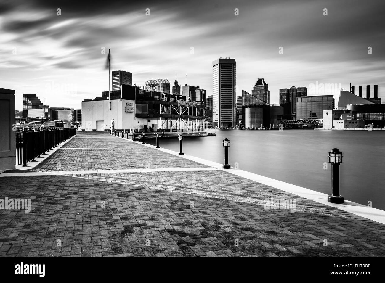 Une longue exposition de la promenade au bord de l'horizon et à Baltimore, Maryland. Banque D'Images