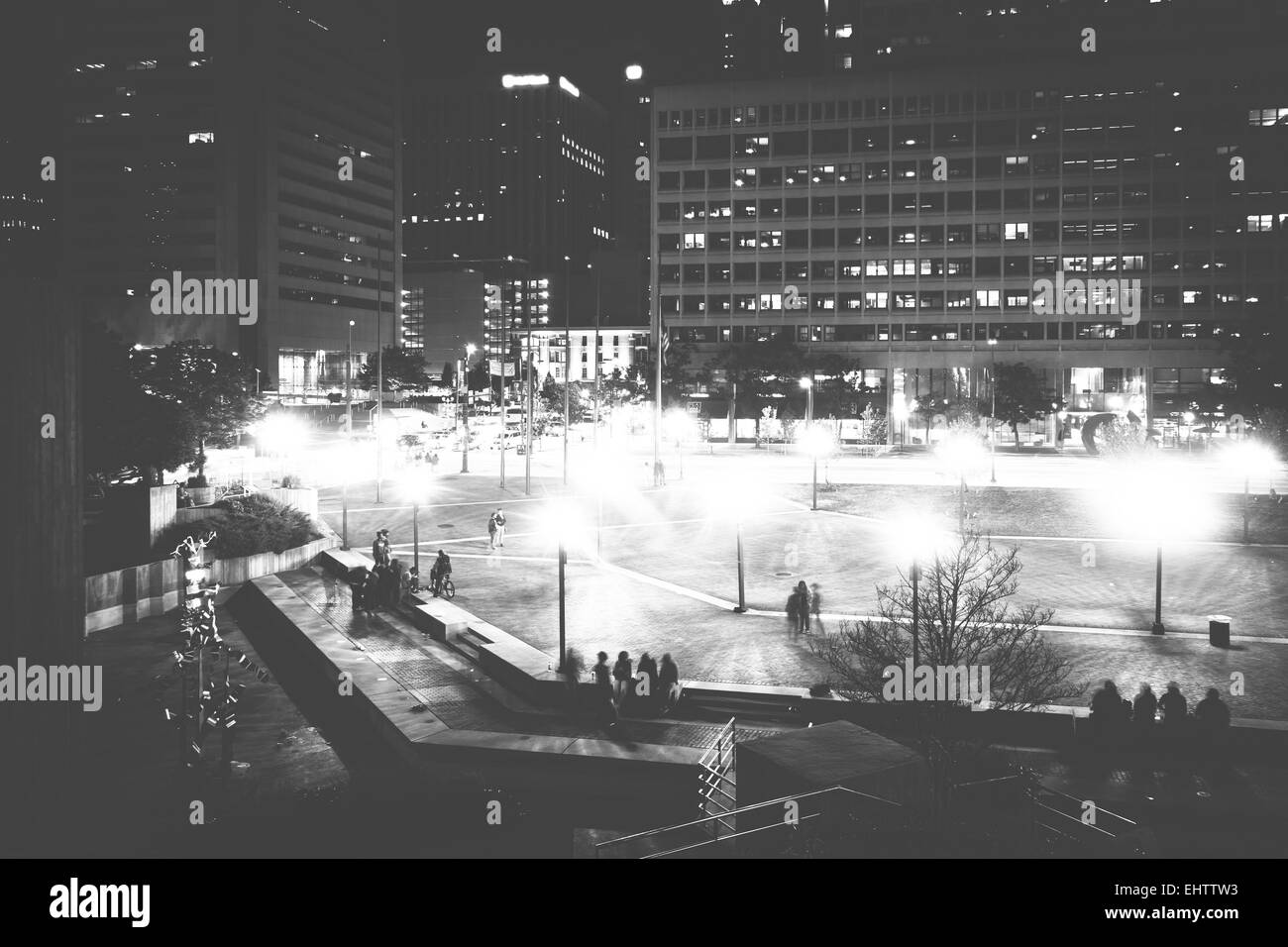 McKeldin Square de nuit au centre-ville de Baltimore, Maryland. Banque D'Images