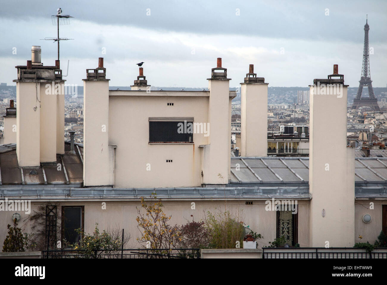 Les cheminées et les toits de Paris Banque D'Images