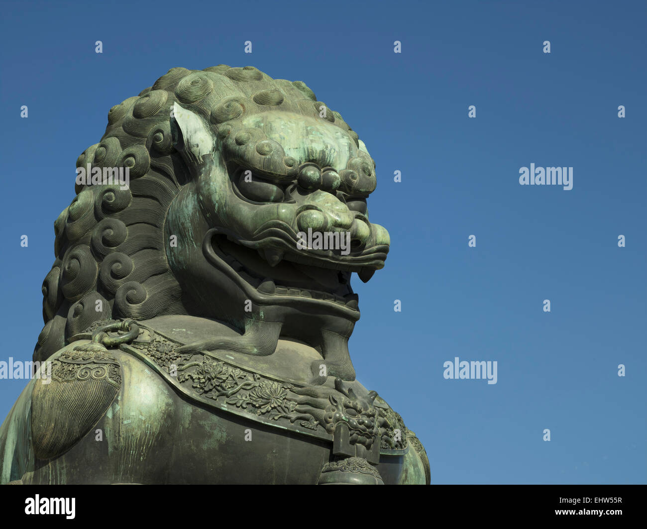 Homme lion en bronze, porte de l'harmonie suprême, cour extérieure, Forbidden City, Beijing, China, Asia Banque D'Images