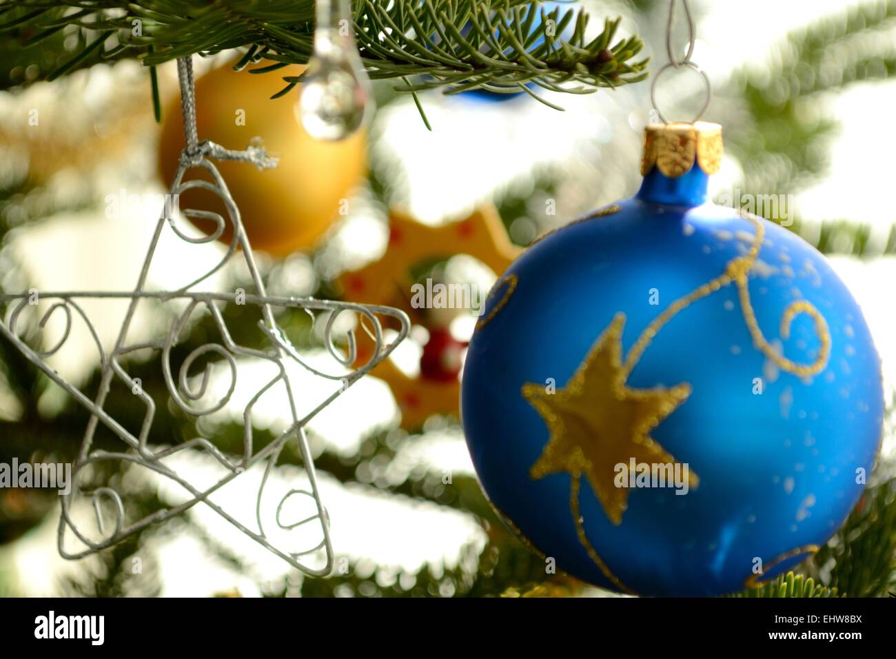 Boules de Noël et étoiles - Close-up Banque D'Images