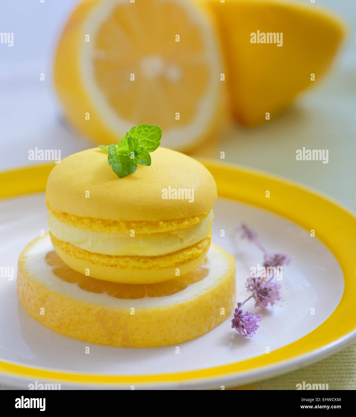 Macaron citron jaune et citrons Banque D'Images