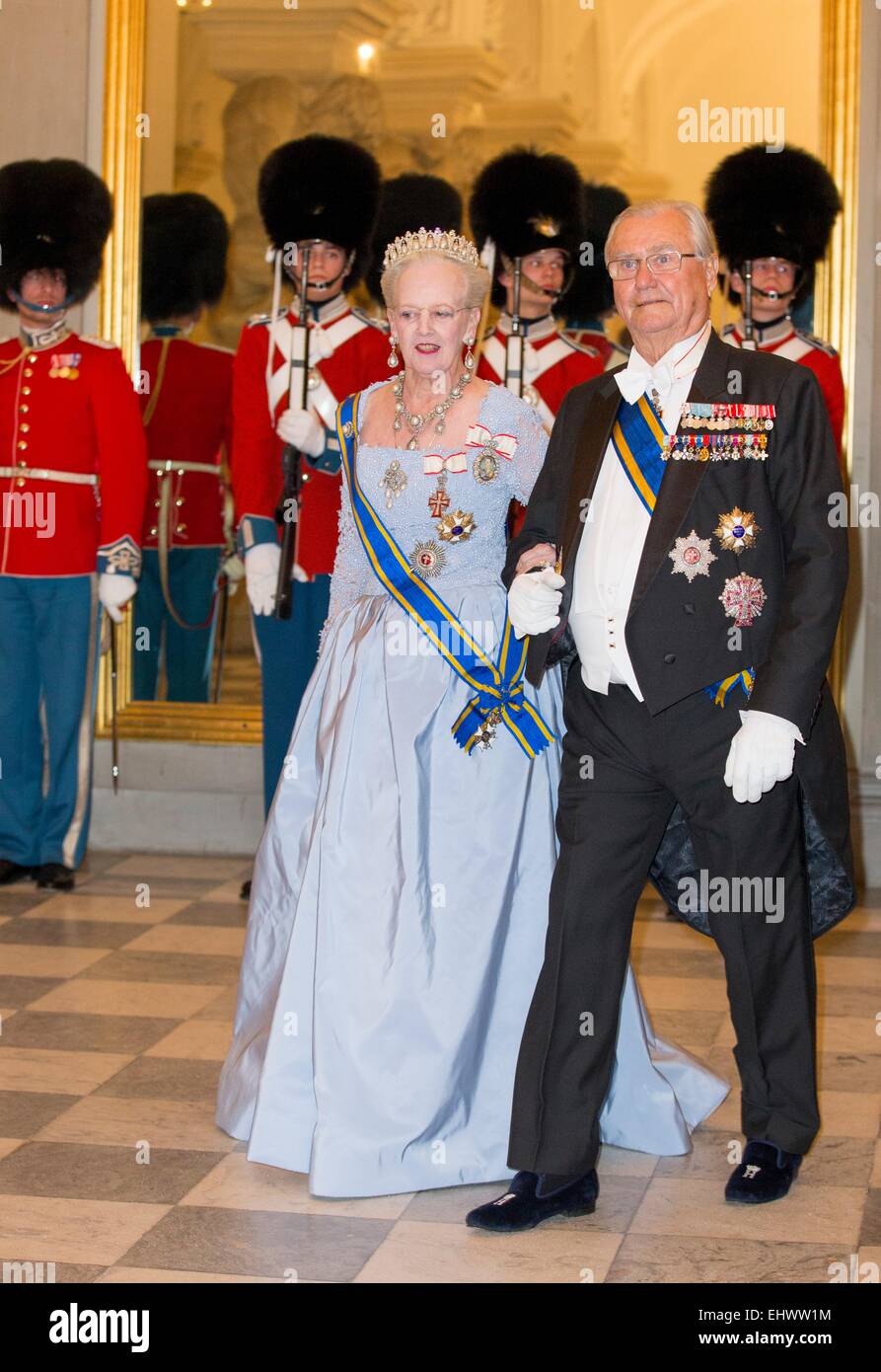 Copenhague, Danemark. Mar 17, 2015. La Reine Margrethe II et le Prince Henrik de Danemark à la banquet d'État au Palais de Christiansborg à Copenhague, Danemark, 17 mars 2015. Roi des Pays-Bas et de la Reine sont au Danemark pour une visite d'Etat de deux jours. Dpa : Crédit photo alliance/Alamy Live News Banque D'Images