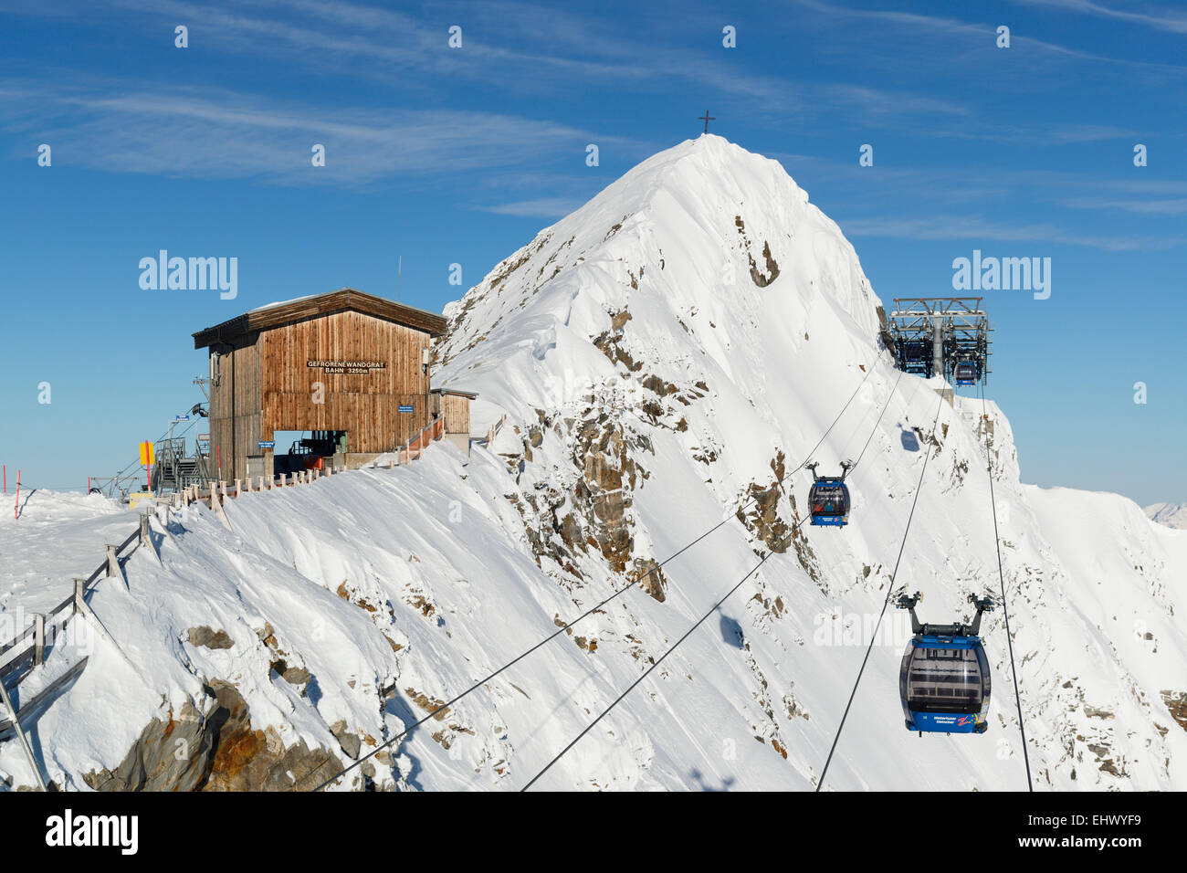 Wandspitze Gefrorene congelé (sommet), Mur 3e partie du téléphérique du glacier Hintertux, Alpes de Zillertal, Tyrol, Autriche Banque D'Images