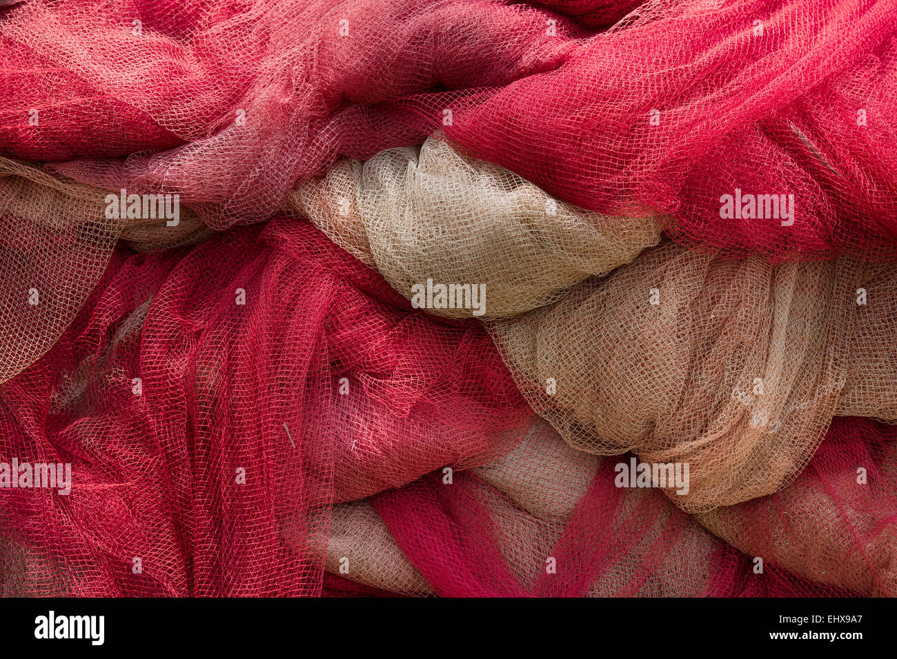 Filets de pêche rouge et brun, Kerala, Inde Banque D'Images
