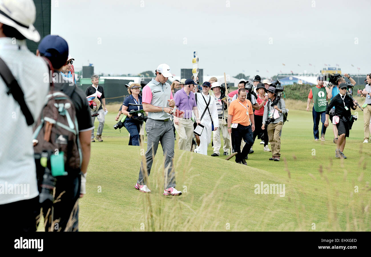 Rory McIlroy, open Golf Championship, Hoylake, Royal Liverpool, 2014, dernière journée, randonnée pédestre, Golf, British open, avec caddie, J. Banque D'Images