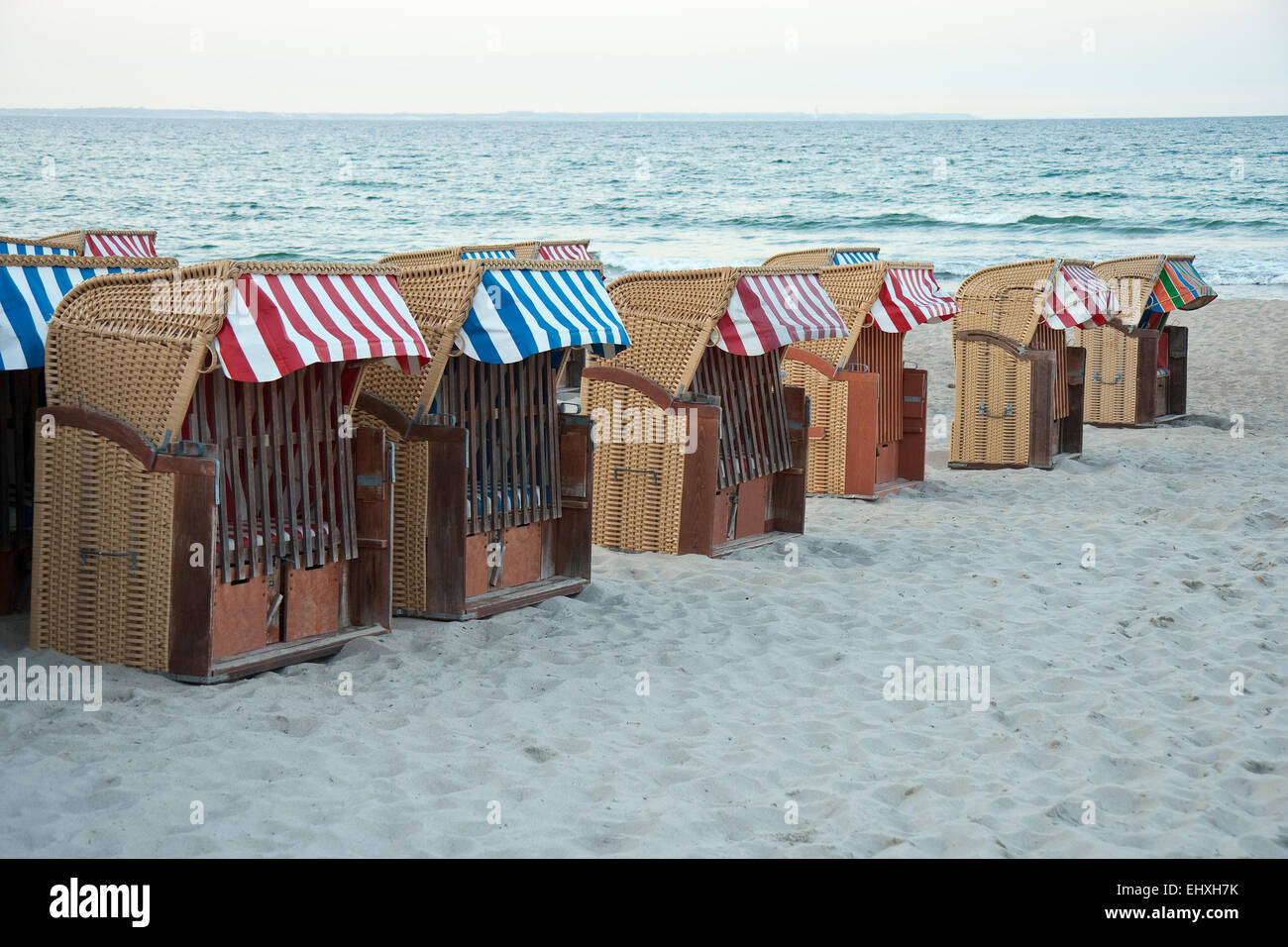 Paniers à la plage de Timmerdorfer Strand près de Lübeck, Allemagne Banque D'Images