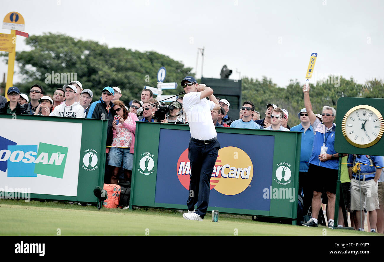 Justin Rose, Royal Liverpool Hoylake, 2014 Open Golf Championship, dernier jour, 18e trou pilote, haut blanc Banque D'Images