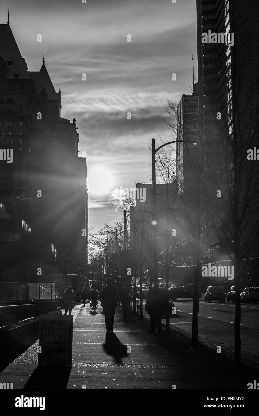 Canada, Vancouver, les gens sur la rue Burrard Banque D'Images