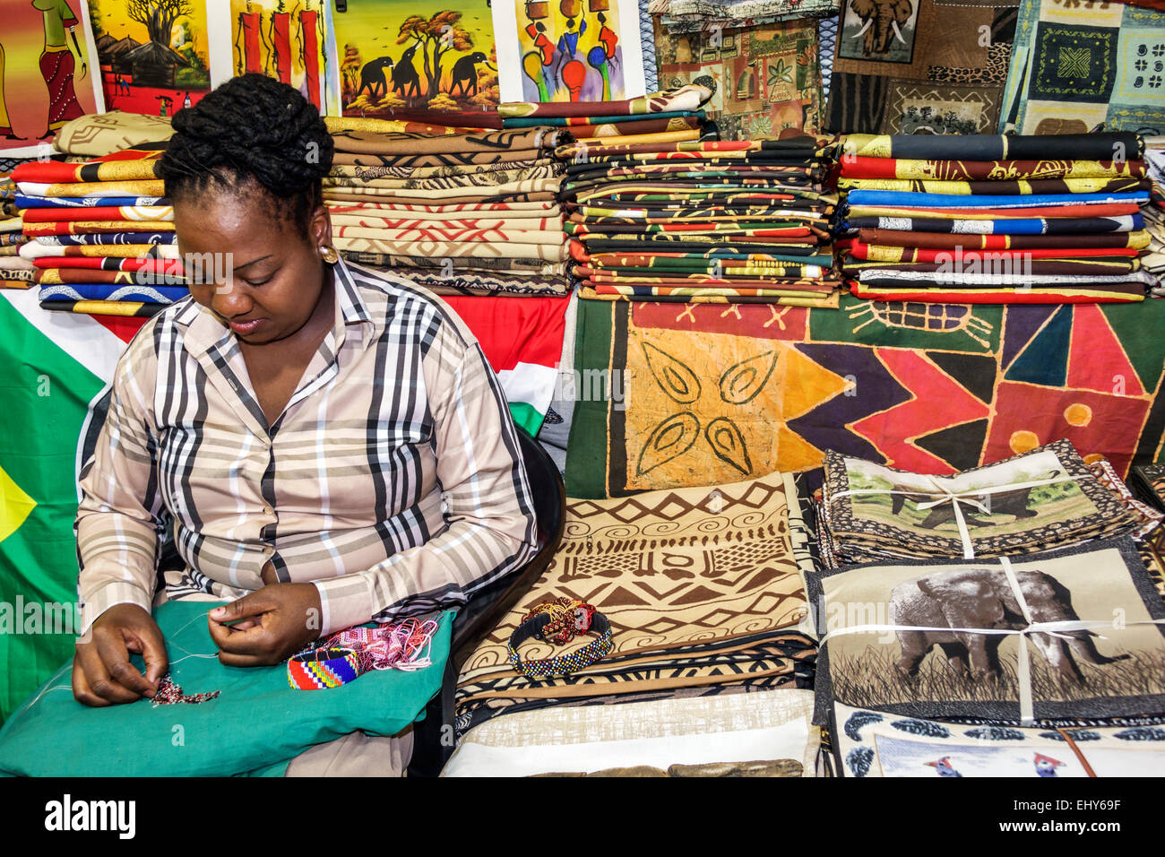 Johannesburg Afrique du Sud, Rosebank Mall, marché aux puces africain, shopping shoppers magasins marchés achats vente, magasin s Banque D'Images