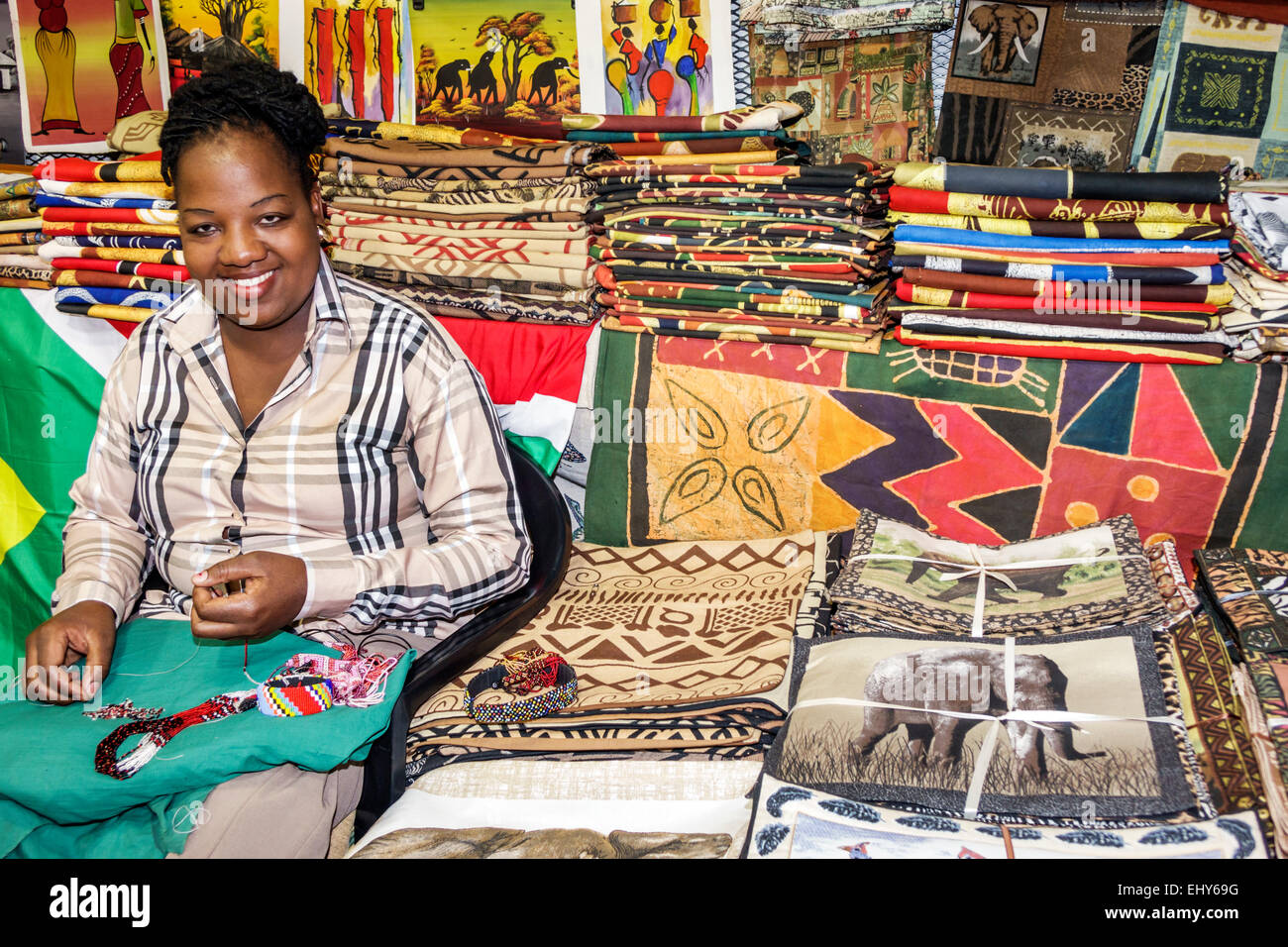 Johannesburg Afrique du Sud, Rosebank Mall, marché aux puces africain, shopping shoppers magasins marchés achats vente, magasin s Banque D'Images