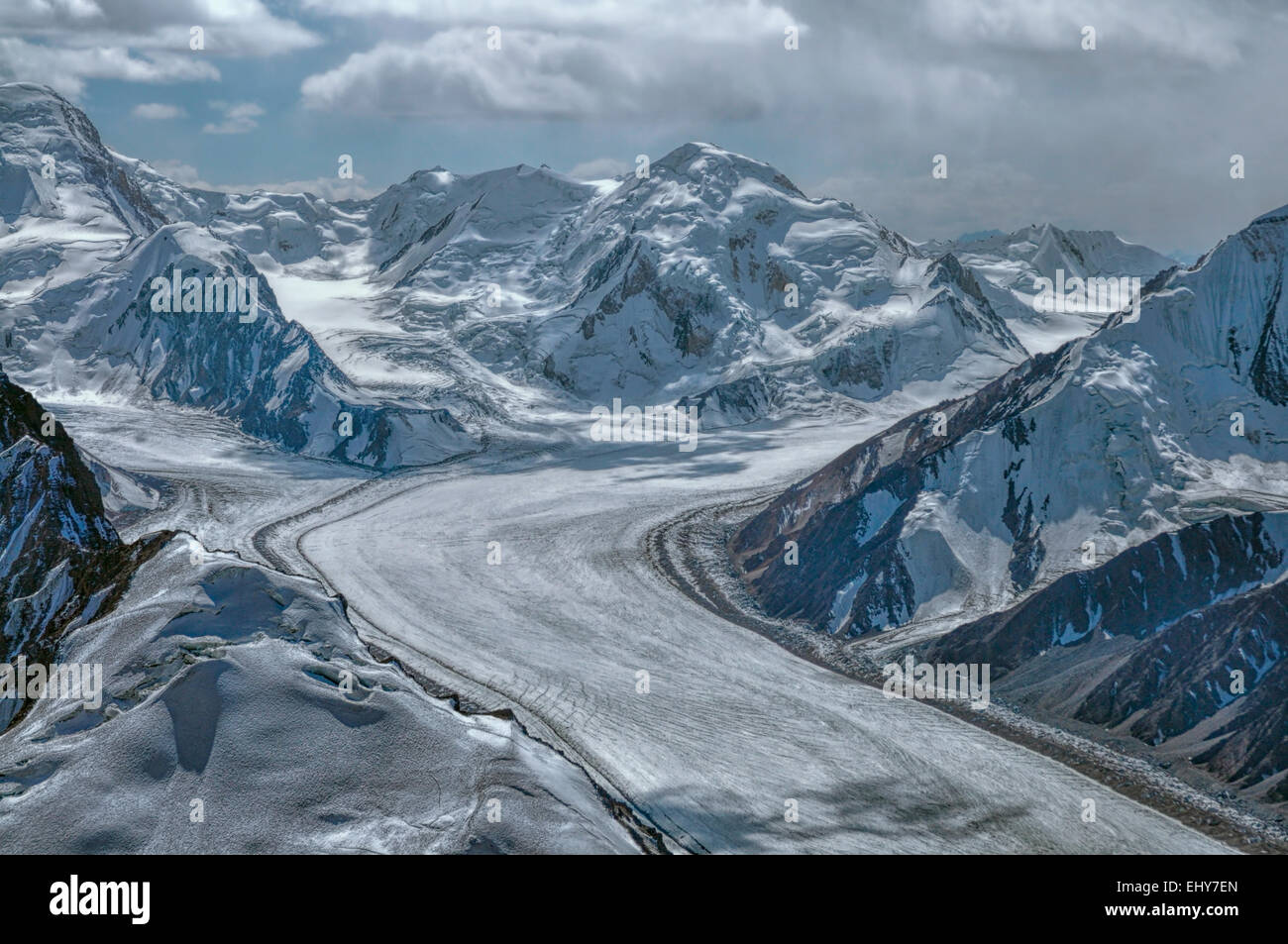 Glacier fedchenko Banque de photographies et d'images à haute résolution -  Alamy
