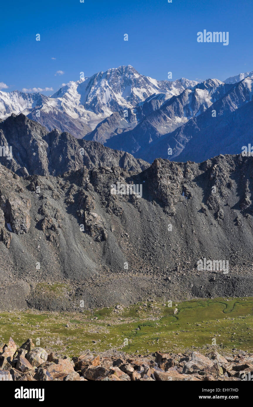 Vue pittoresque des montagnes de Tian-shan occidental au Kirghizstan Banque D'Images