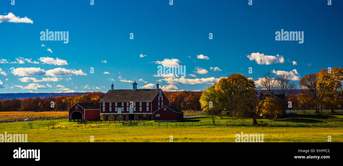 Grange et la couleur en automne à Gettysburg, Pennsylvanie. Banque D'Images