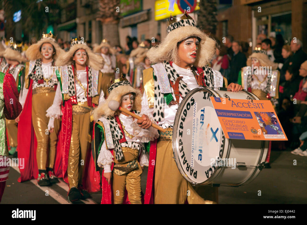 Costumes colorés au Carnaval de Santa Cruz de Tenerife, Tenerife, Canaries, Espagne, Europe Banque D'Images