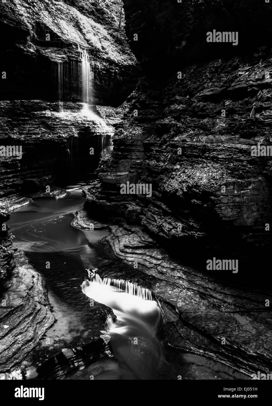 Rainbow Falls à Watkins Glen State Park, New York. Banque D'Images