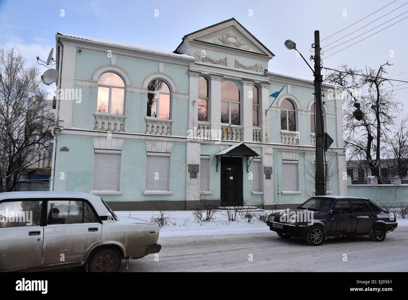 Location de voiture au-delà de la représentation pour Medshli fermé tatars de Crimée à Simferopol sur la péninsule de Crimée, Ukraine, 14 mars 2015. Un grand pourcentage des Tatars de Crimée refusent l' Anschluss contesté de la Crimée par la Russie. Photo : Ulf Mauder/dpa Banque D'Images