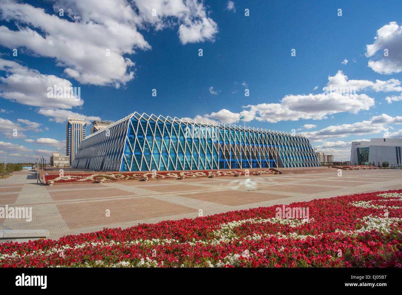 Ville administrative, Astana, Kazakhstan, de la ville, de l'Asie centrale, de nouveau, le palais, l'été, l'architecture, colorées, d'indépendance, aucun peopl Banque D'Images