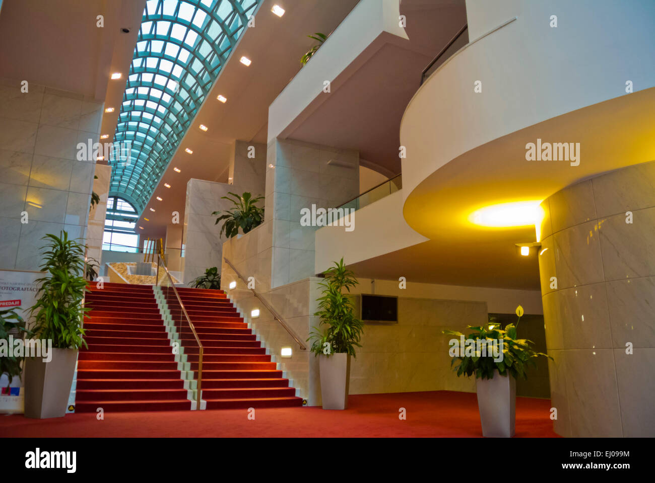 Slovakie narodne divadlo - nova budova, nouveau bâtiment de Théâtre national (1986-2007), Bratislava, Slovaquie, Europe Banque D'Images