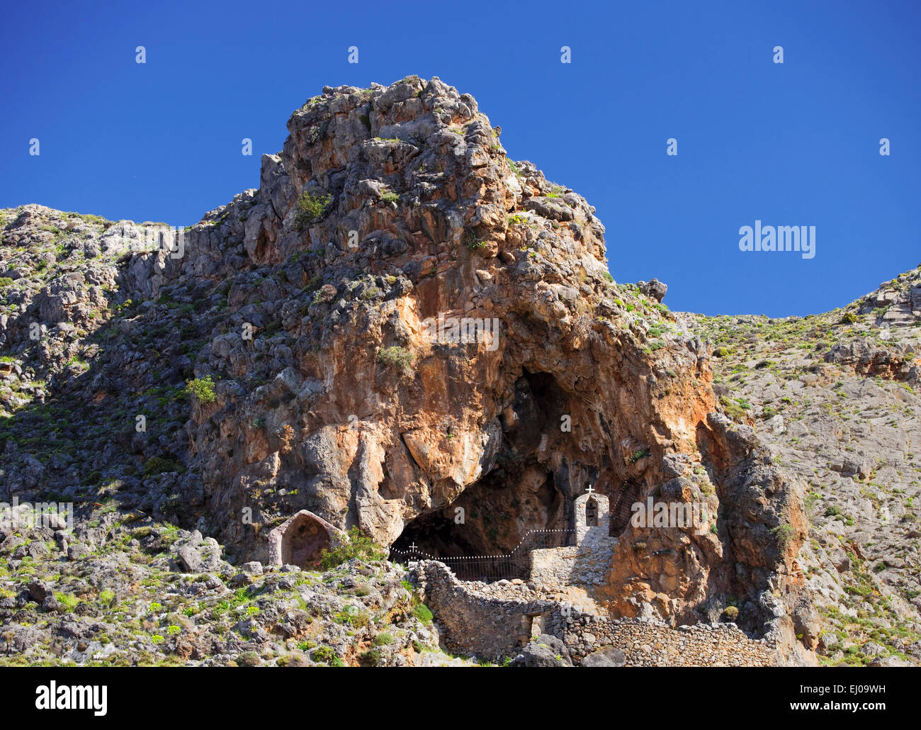 Bleu, Chora Sfakion, christianisme, Rocky, chapelle, falaise, paysages, montagnes, la foi, la Grèce, l'Europe, grec-orthodoxe, sky, Hora Sfak Banque D'Images