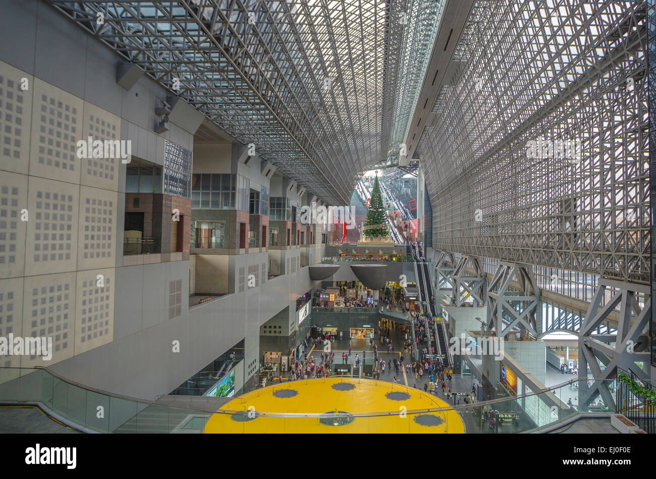 City, Japon, Asie, Kyoto, Station, Nouveau, l'architecture, grand, bâtiment, Noël, futuriste, hall, fer à repasser, niveaux, escalators, movin Banque D'Images