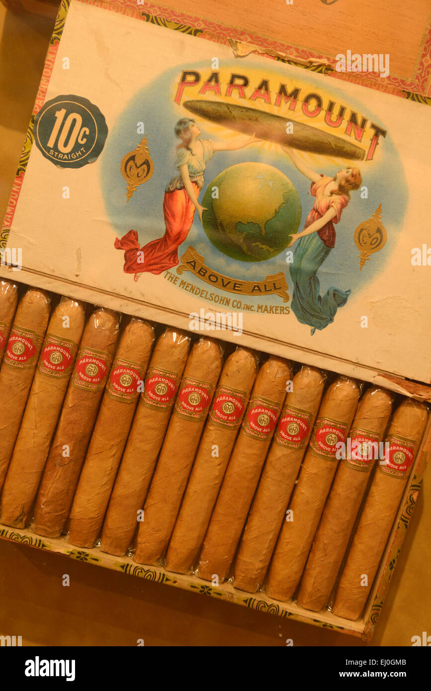 USA, Floride, comté de Hillsborough, Ybor City, Tampa, J.C. Newman Cigar Company, de cigare pack en musée, Banque D'Images