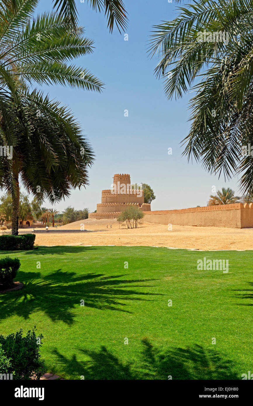 L'Asie, Emirats arabes unis, Abu Dhabi, Émirats arabes unis, Al Ain Al Ain Street, Al Jahili, fort, Al Jahili park, palmiers, tourisme, traditionnelle, Banque D'Images