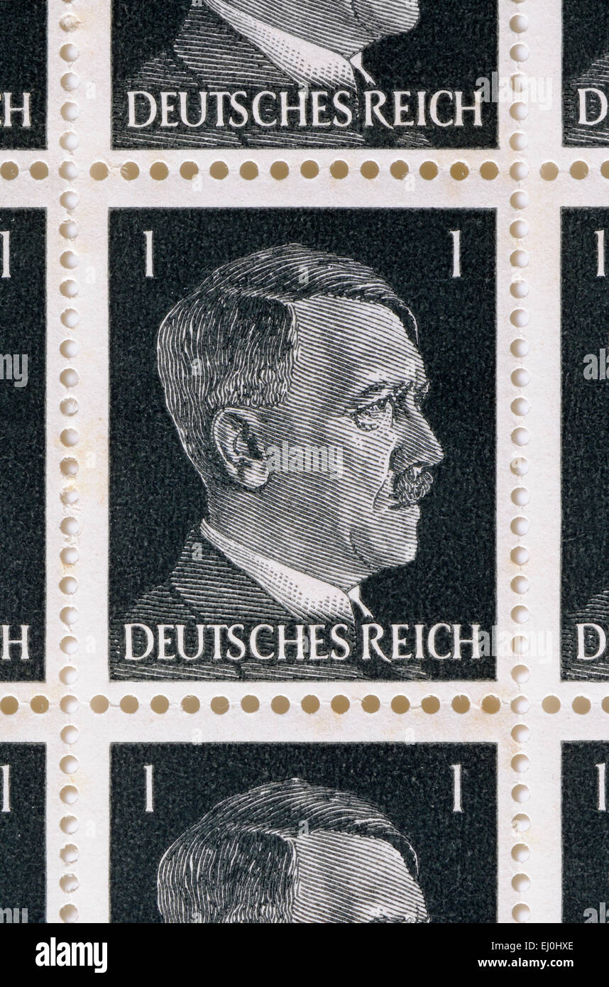 Allemand 1pf stamp du Deutsches Reich montrant Hitler's portrait Banque D'Images