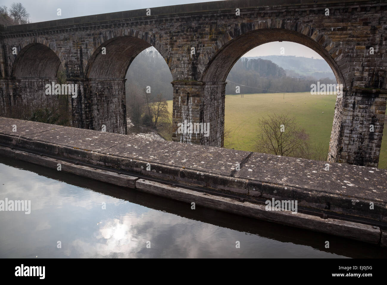 L'aqueduc du canal de Llangollen (Chirk) et viaduc traversant la rivière 12 Valley de l'Angleterre au Pays de Galles, près de Joigny, au Pays de Galles. Banque D'Images