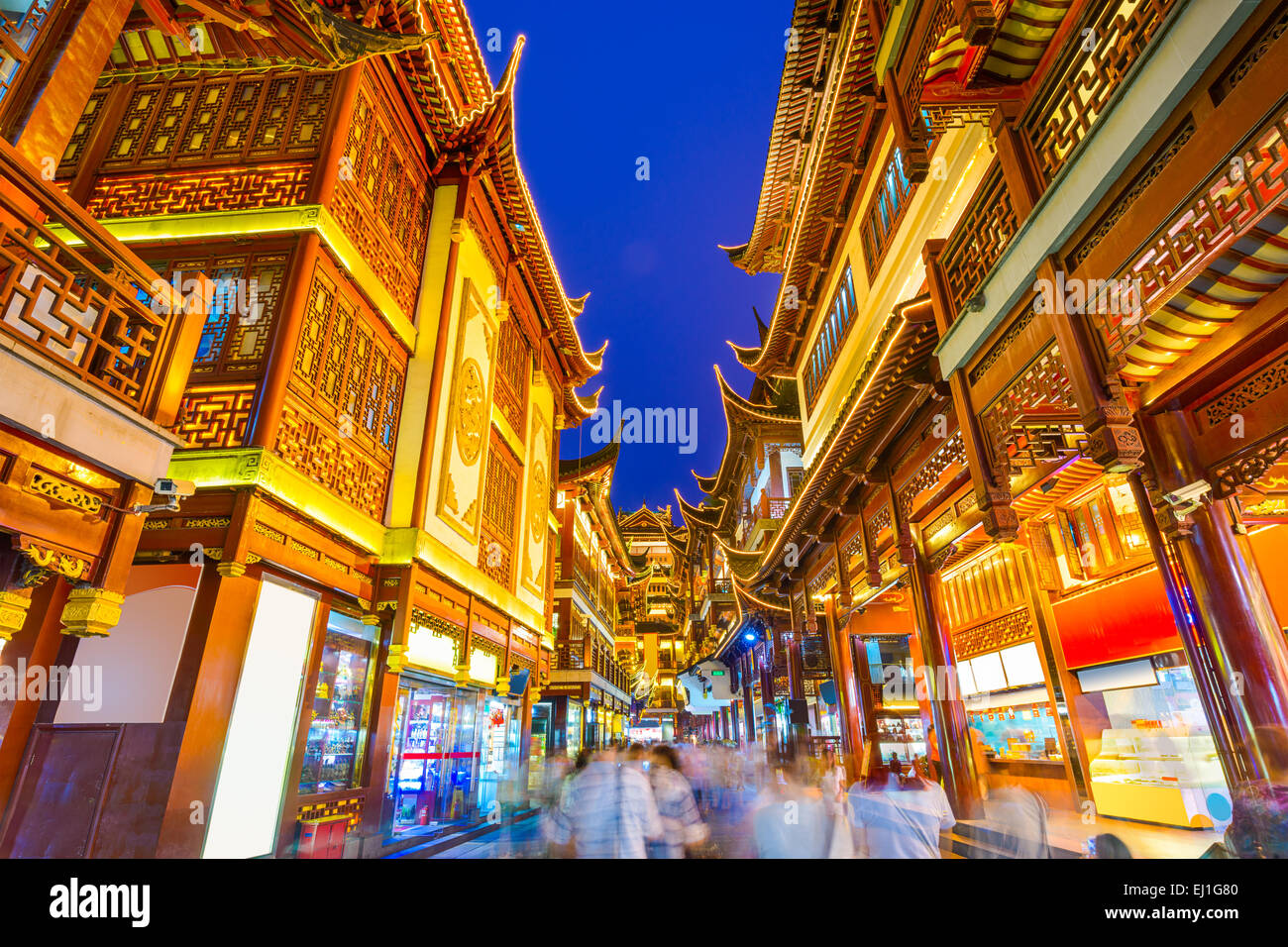 Shanghai, Chine au bazar traditionnel près de jardins de Yuyuan. Banque D'Images