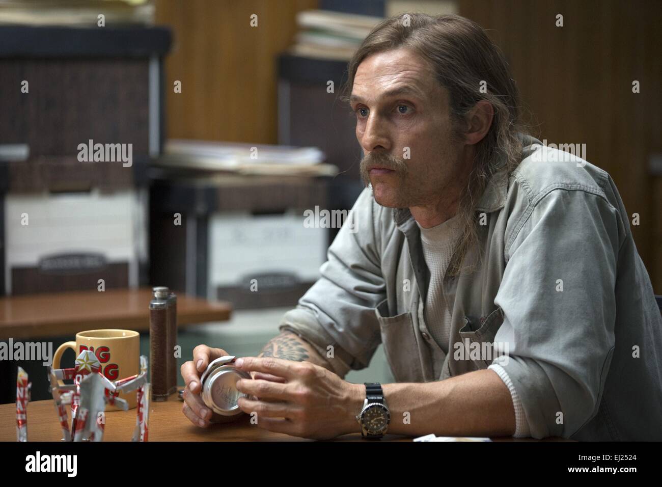 True Detective séries télé 2014 USA 2014 Saison 1, épisode 5 : Le Secret sort de toute vie créée par : Nic Pizzolatto Réalisateur : Cary Fukunaga Matthew McConaughey Banque D'Images