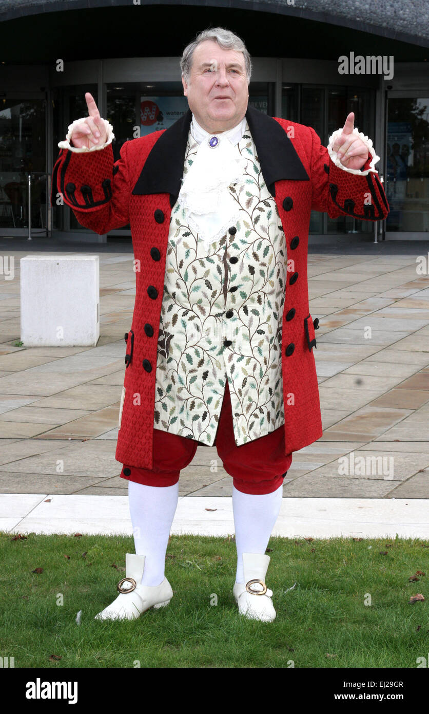 Cinderella' tenue à Aylesbury Waterside Theatre - Photocall avec : Russell Grant Où : Aylesbury, Royaume-Uni Quand : 15 mai 2014 Banque D'Images