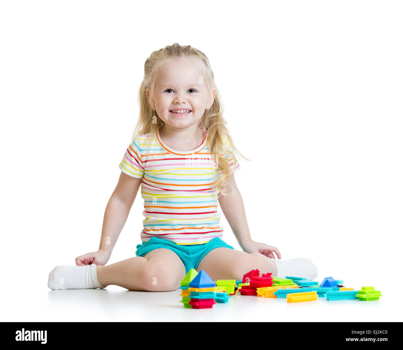 Portrait de petite fille douce avec blocs de jouets Banque D'Images