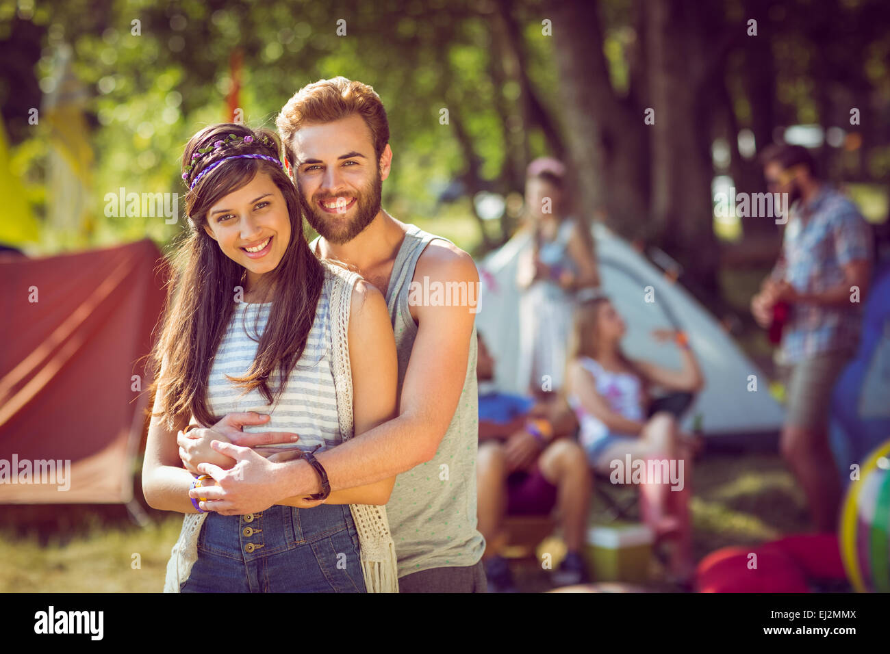 Hipster couple smiling at camera Banque D'Images