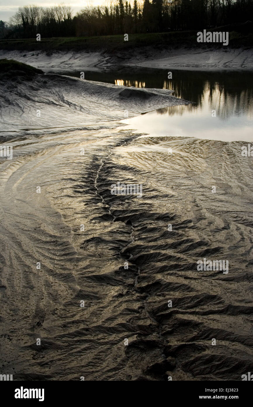 Muddy river lit dans la zone du bassin de Cumberland de Bristol. Banque D'Images